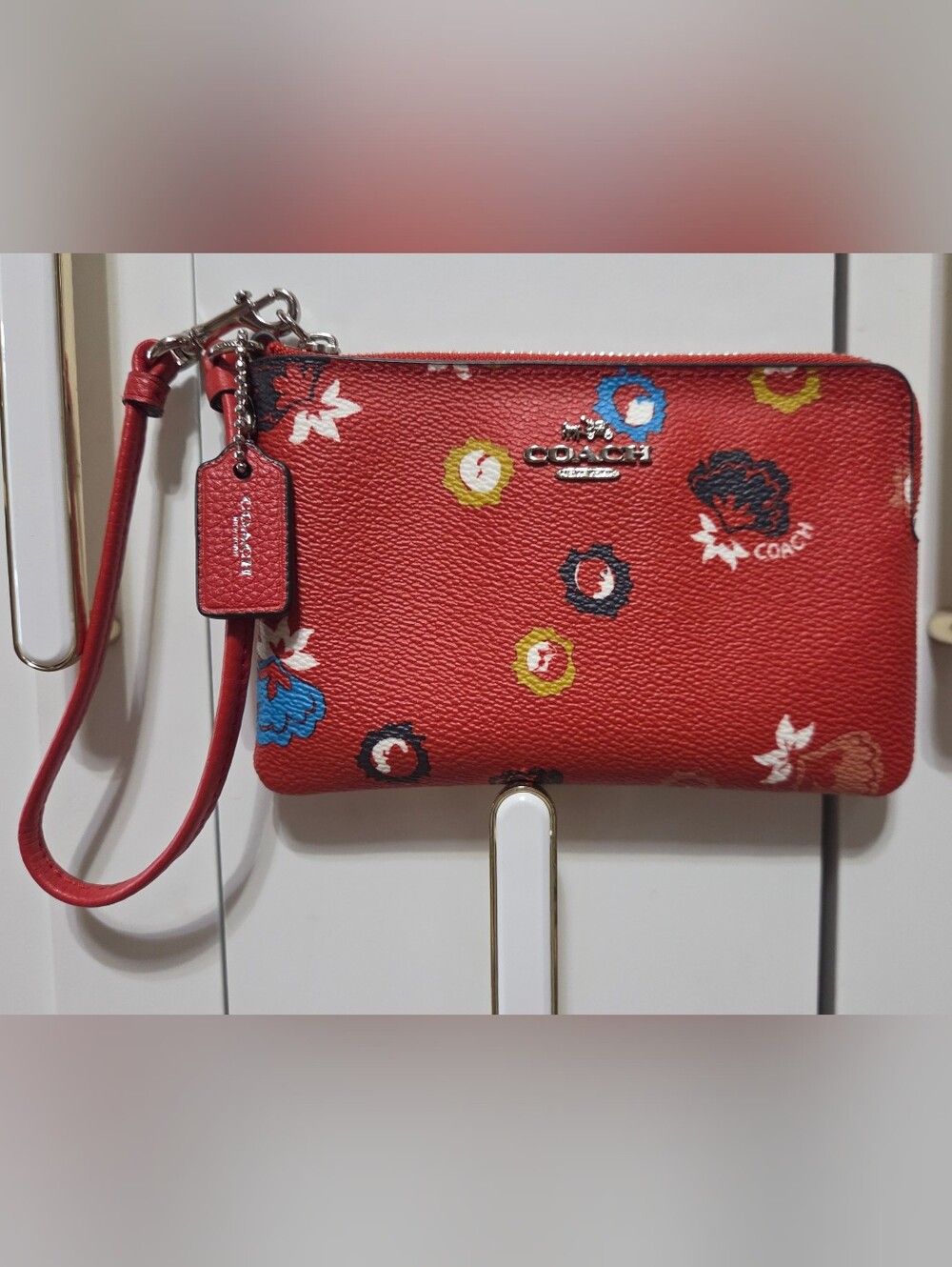 EUC COACH Corner Zip Wristlet in Carmine Red Wild Prairie Floral Print